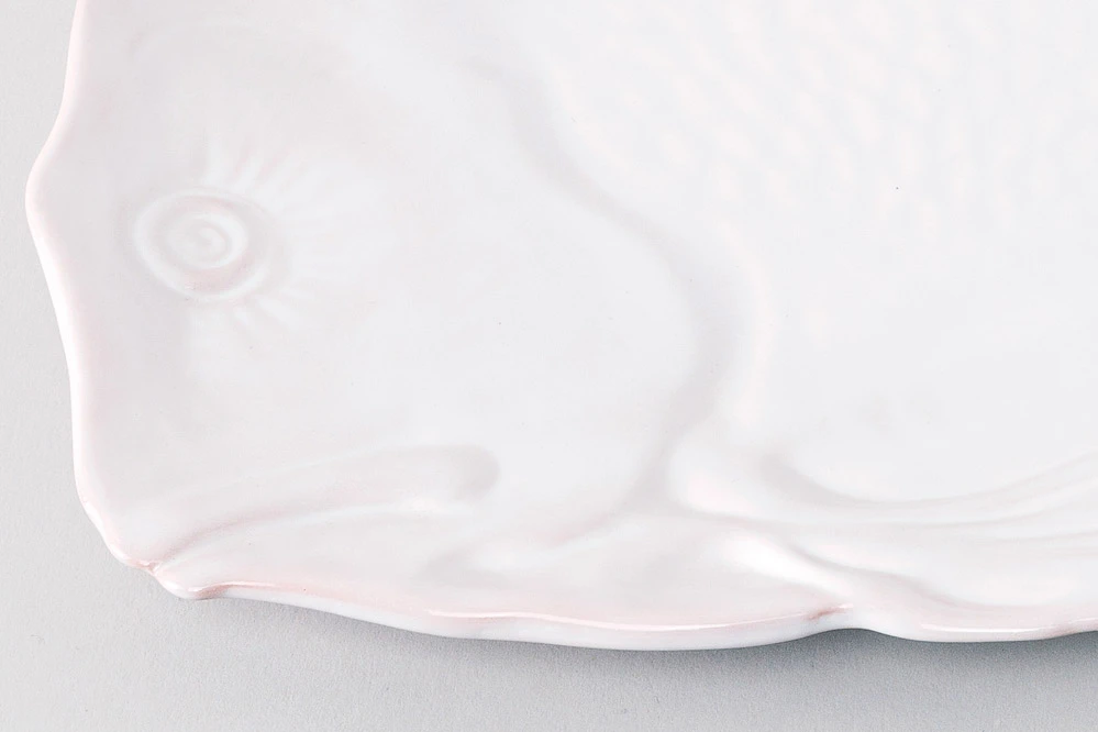 Detail of fish plate in white