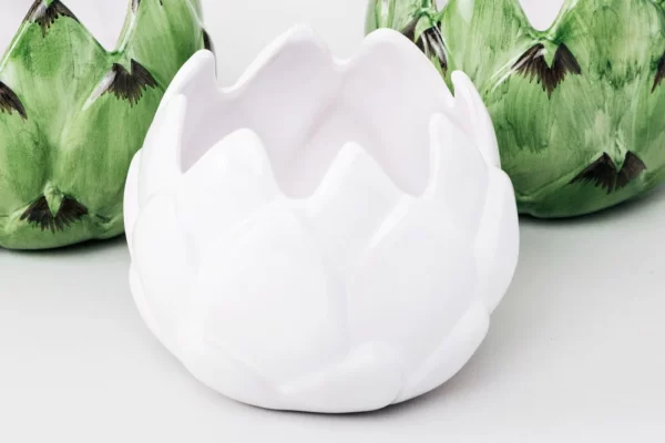 Artichoke flowerpot in white