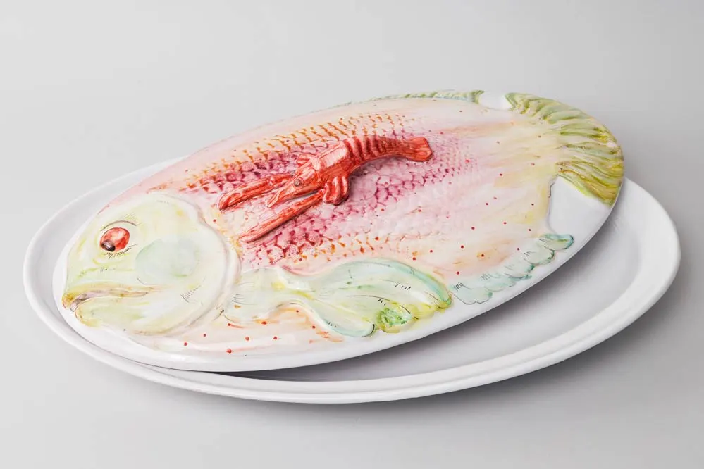 Poissonière ou plat à poisson décoré