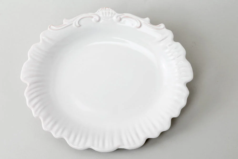 Ravier ovale en forme de coquille en blanc