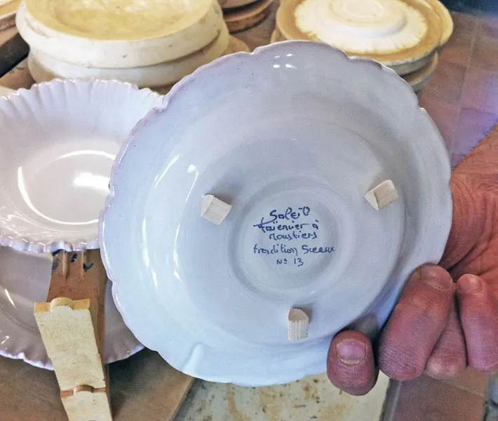 Faience after firing, with the signature from Atelier Soleil
