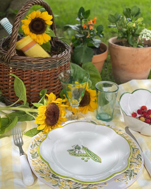 L’été s’installe 🌷#artdelatable #été2023 #ateliersoleilmoustiers #tabledecor #frenchartdevivre #moustierssaintemarie #frenchceramic