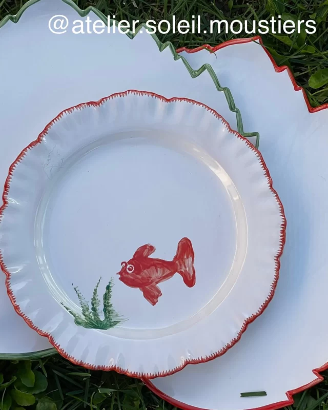 #moustierssaintemarie #atelier.soleil.moustiers #artdelatable #frenchpottery #tablesetting #couleursvives